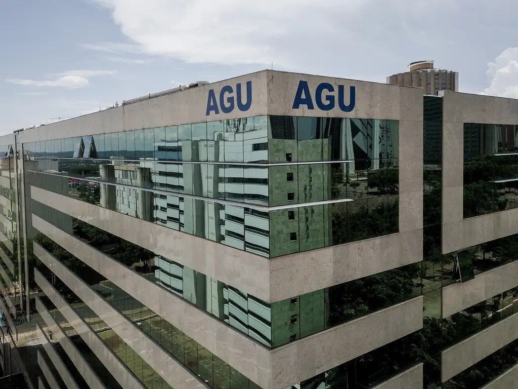 Fachada da sede da Advocacia-Geral da União, em Brasília, vista de cima