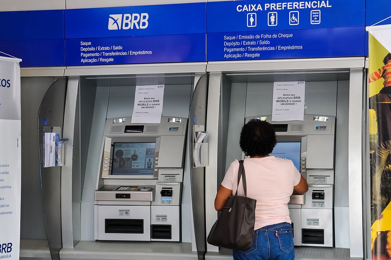 Caixas eletrônicos de uma agência do BRB, Banco de Brasília