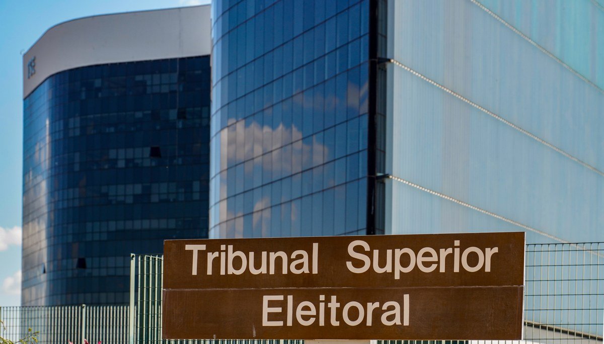 Fachada do edifício-sede do Tribunal Superior Eleitoral, em Brasília