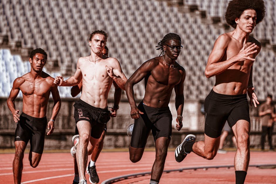 Atleta correndo em pista de atletismo profissional