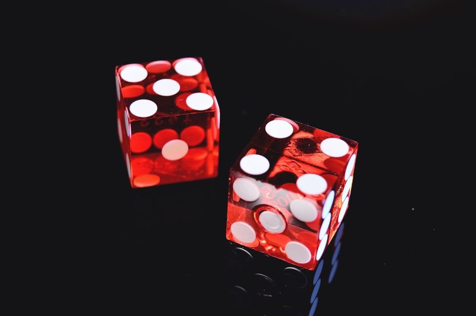Volante de loteria sobre balcão
