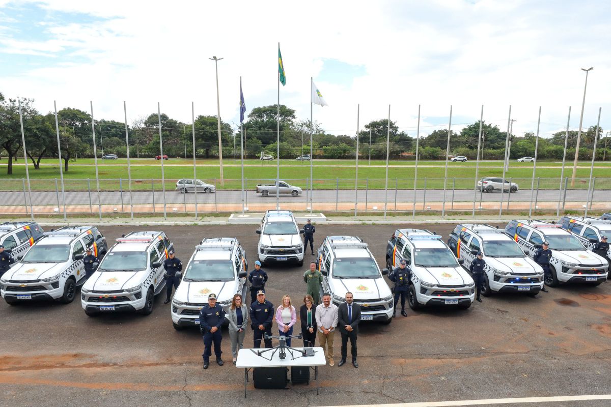 PMDF recebe novas viaturas e drones da governadora Celina