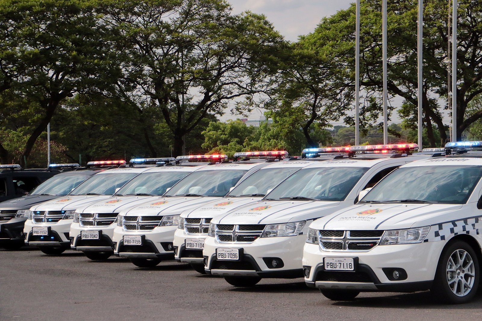 PMDF recebe novas viaturas e drones da governadora Celina