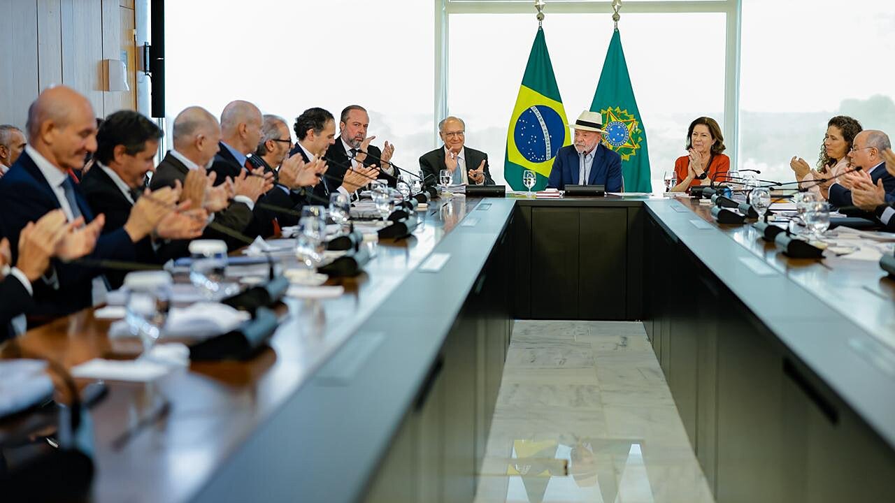 Presidente Luiz Inácio Lula da Silva e o vice-presidente Geraldo Alckmin durante reunião no Palácio do Planalto