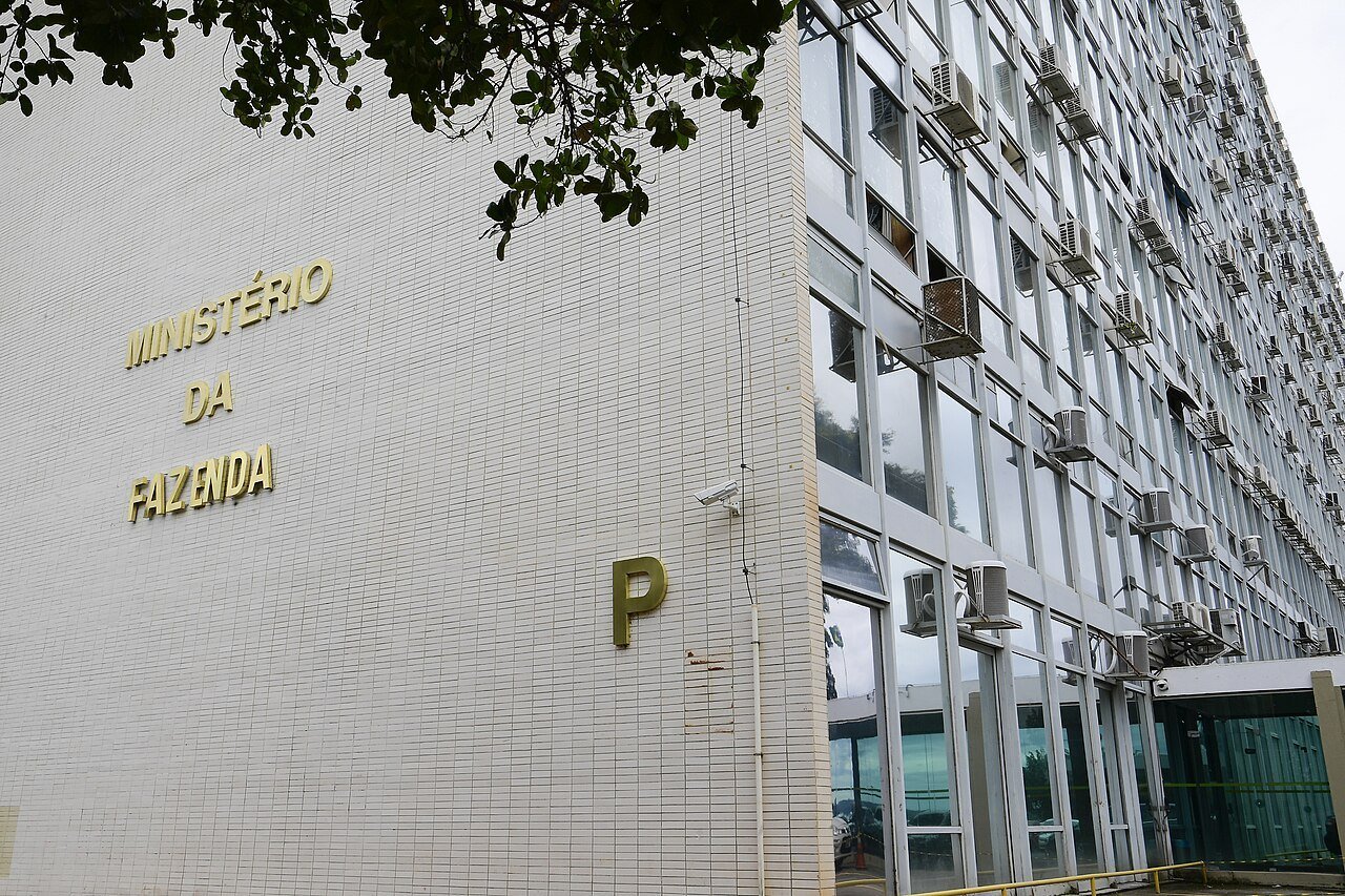 Fachada do edifício do Ministério da Fazenda, na Esplanada dos Ministérios, em Brasília