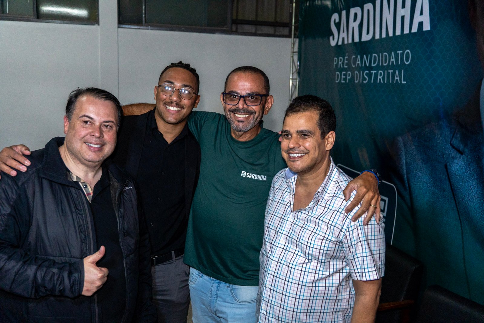 Lideranças reunidas no encontro de pré-campanha de Sardinha e Júlio Cesar