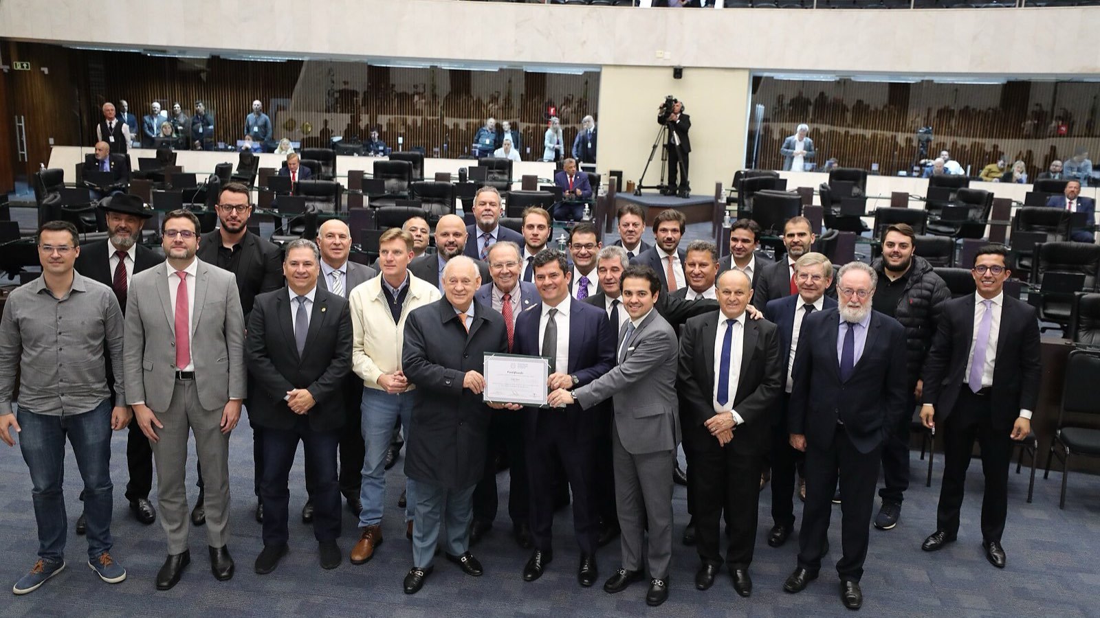 Sergio Moro, ao centro, em sessão na Assembleia Legislativa do Paraná