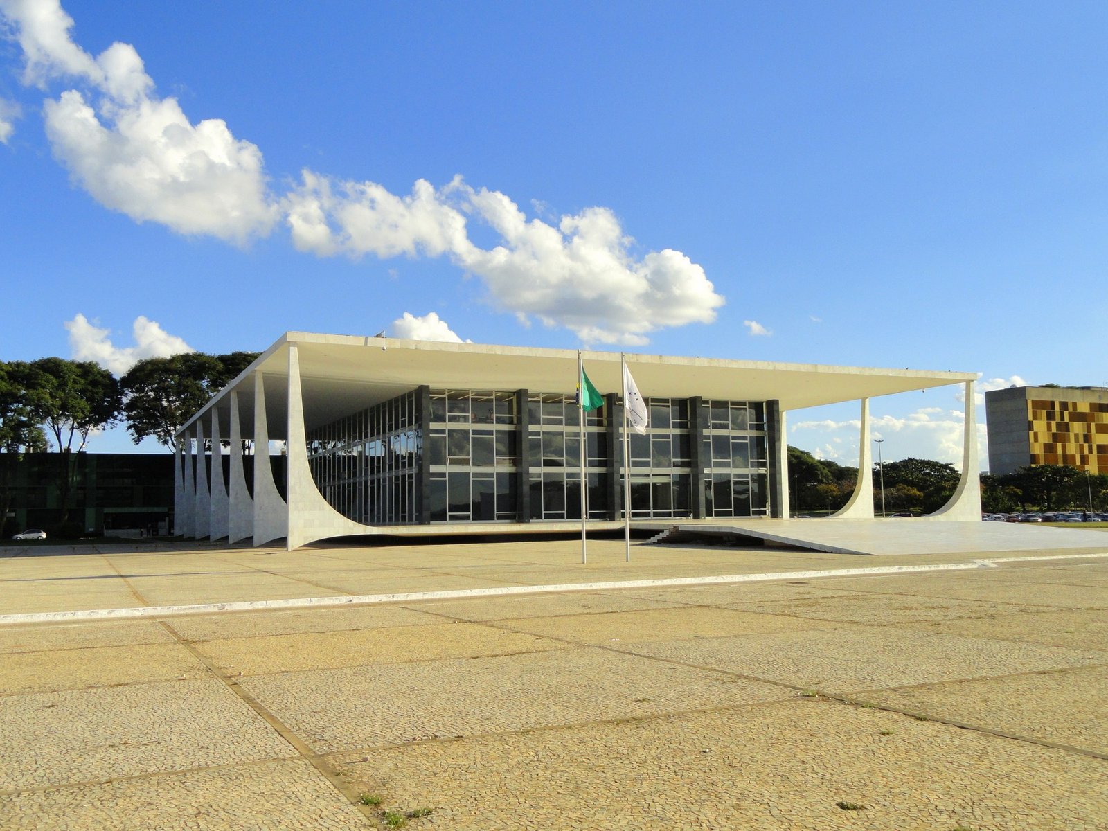 Fachada do edifício-sede do Supremo Tribunal Federal, na Praça dos Três Poderes, em Brasília