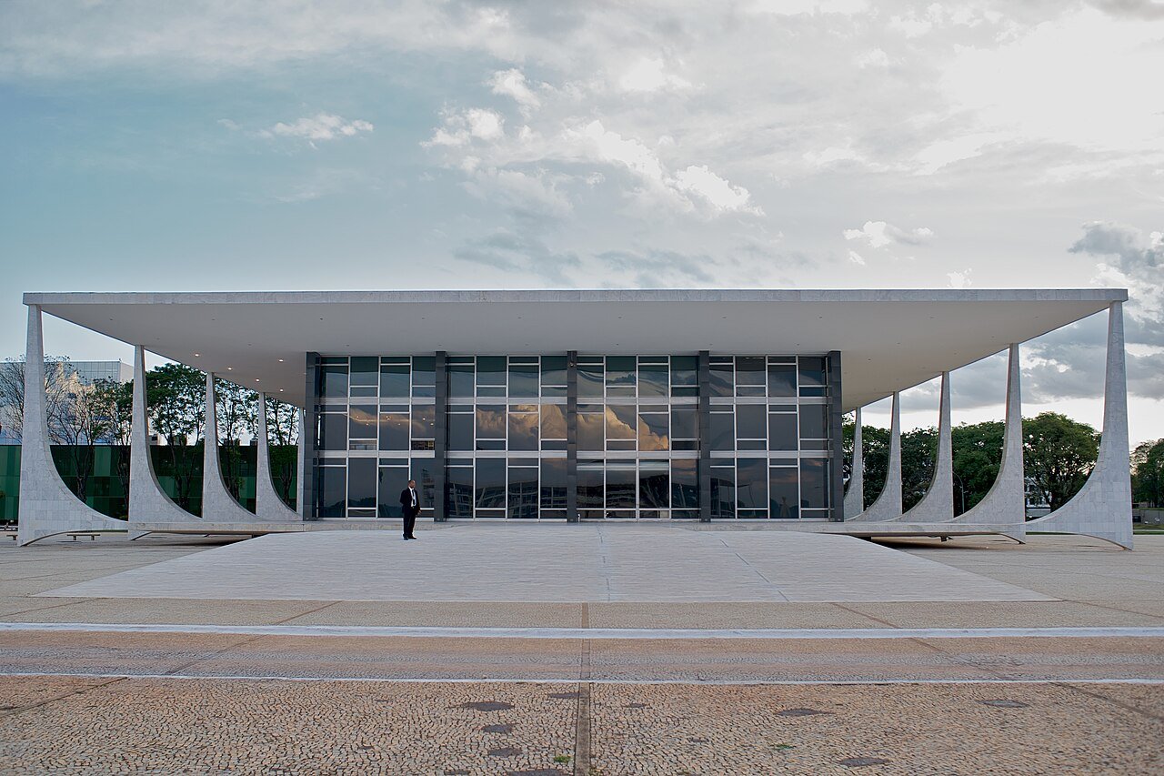 Fachada do edifício do Supremo Tribunal Federal, na Praça dos Três Poderes, em Brasília