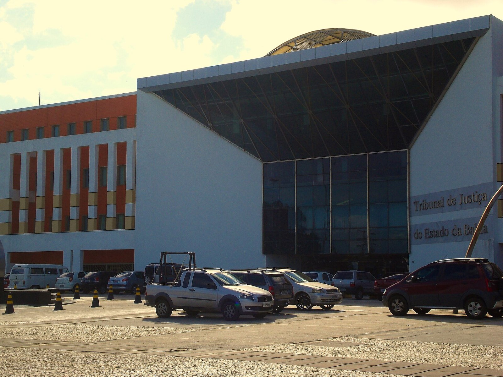 Fachada do prédio do Tribunal de Justiça do Estado da Bahia, em Salvador