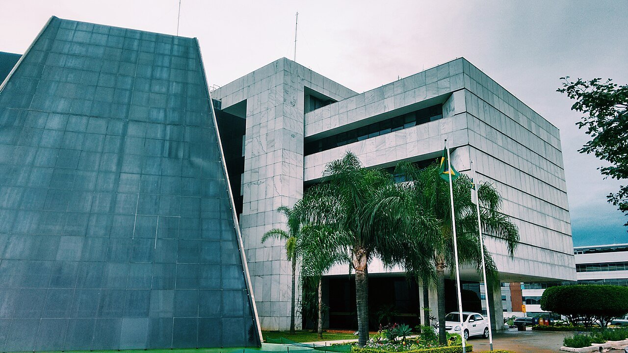Fachada da sede do Tribunal Regional Eleitoral do Distrito Federal