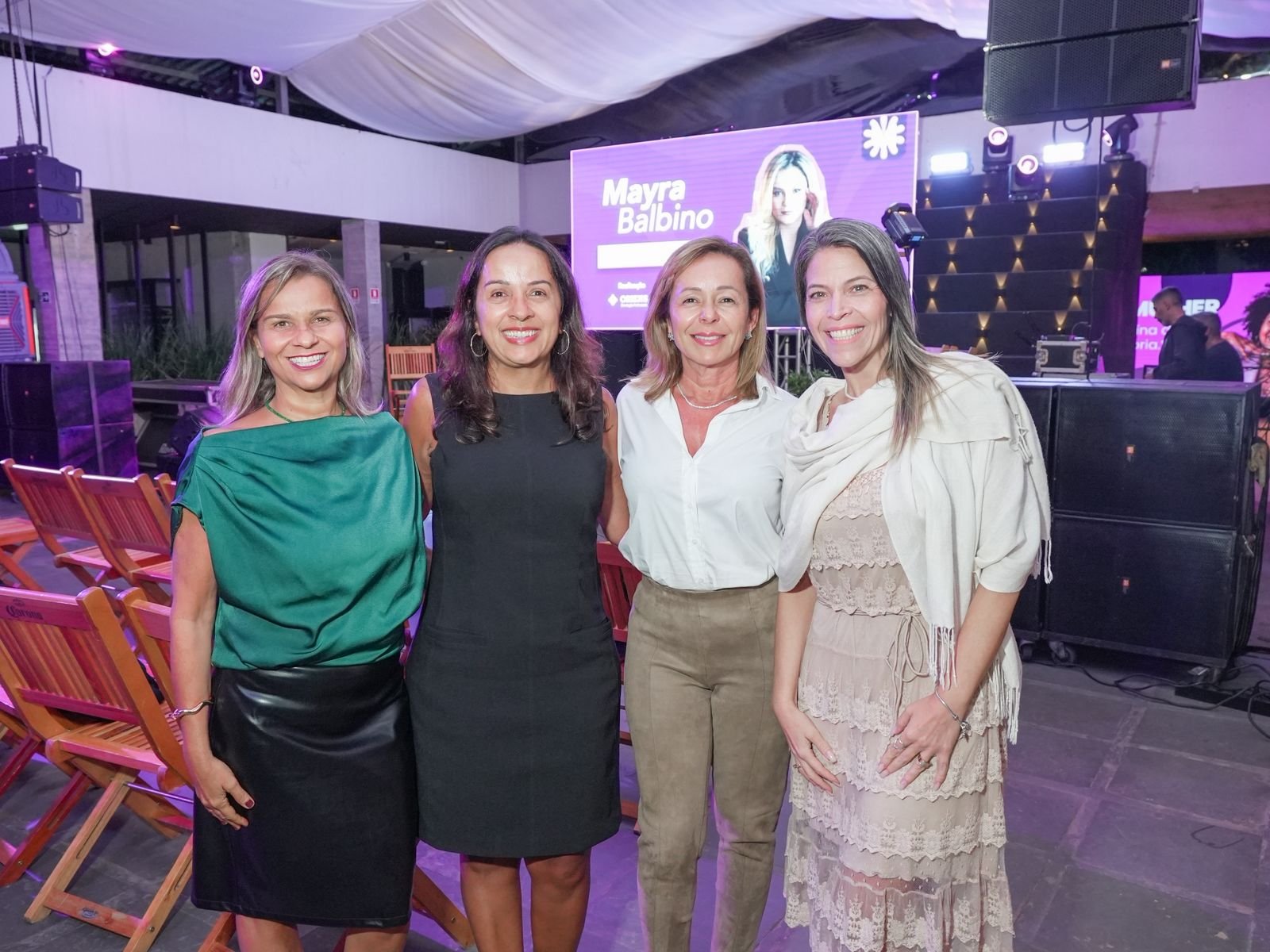 Convidadas do Viva Mulher posam para foto durante gravacao do podcast com a secretaria Ana Paula Marra